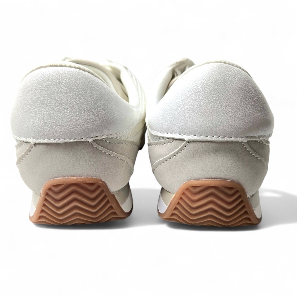 Dolce Vita Henry Sneakers. 8.5 - Picture 5 of 12